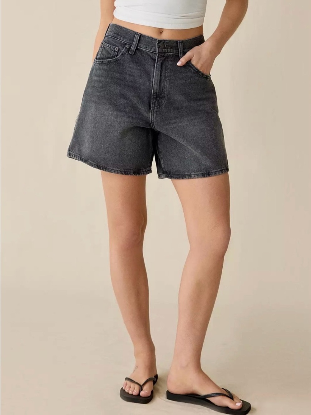 High Loose Shorts — Levi’s — Size 31